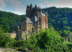 Burg Eltz HDR.jpg