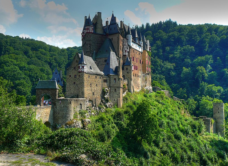 File:Burg Eltz HDR.jpg