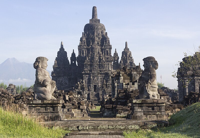 File:Candi Sewu viewed from the south, 23 November 2013.jpg