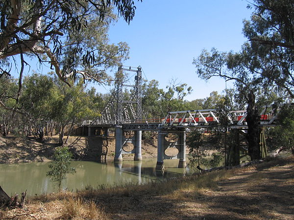 Bridge over the Murrumbidgee at Carrathool.