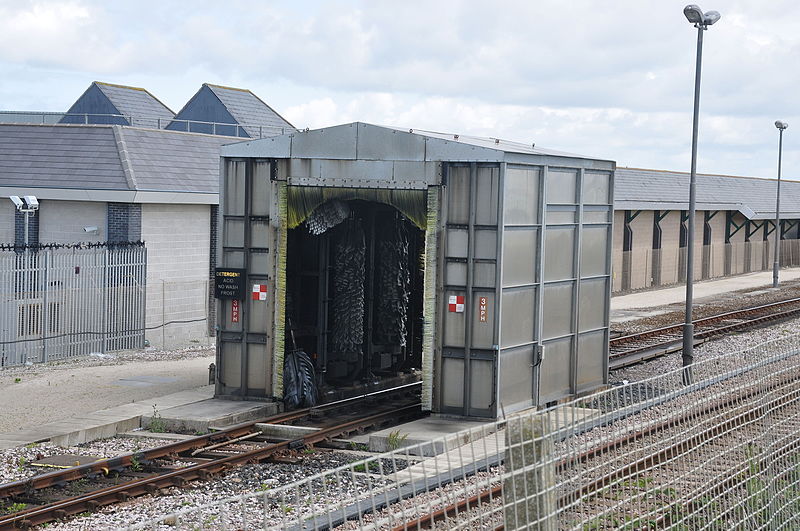 File:Carriage wash at Penzance TMD (7419).jpg