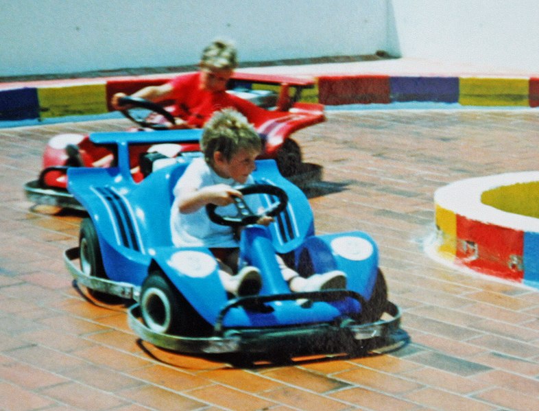 File:Cars Atlantic Waterpark Portugal 1991 (51870941670).jpg