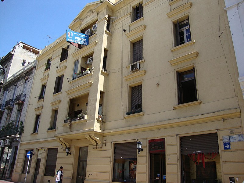 File:Casa Colectiva Rivadavia.JPG