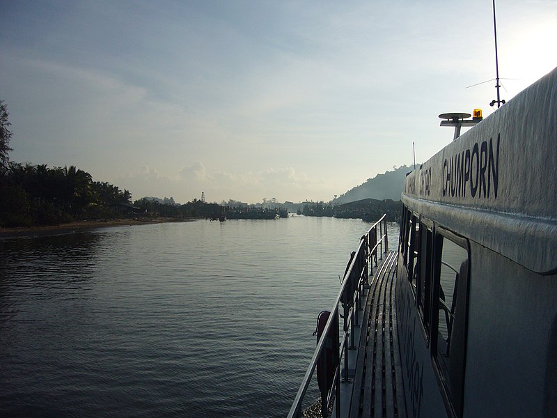 File:Chumpon in the morning - panoramio.jpg