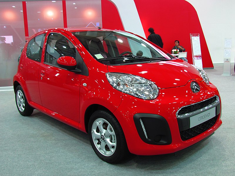 File:Citroen C1 1.0i 2013 (11558979834).jpg