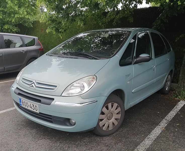 File:Citroen Xsara Picasso Finland plate (41577138294).jpg