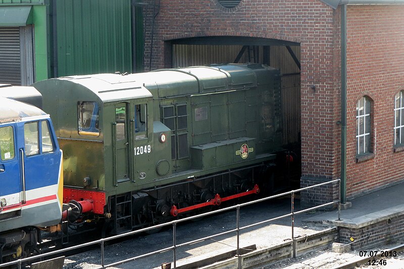 File:Class 11 Diesel on shed at Ropley (9910744724).jpg