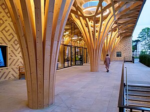 Cmglee Cambridge Mosque portico.jpg