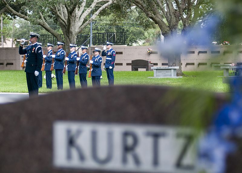 File:Coast Guard honors the passing of World War II SPAR 160919-G-XO423-1005.jpg