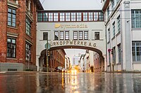 97. Platz: Matthias Süßen mit Verbindungsbrücke in den Dürkopp-Werken in Bielefeld