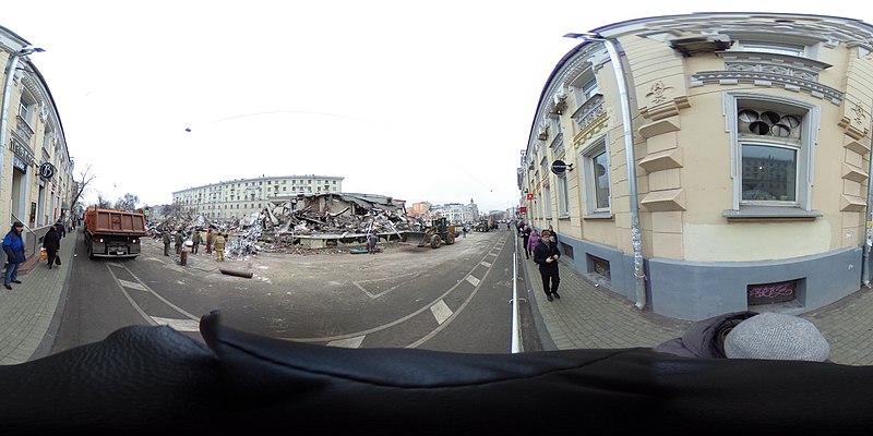 File:Demolition of shops at Chistye Prudy metro (24284995603).jpg