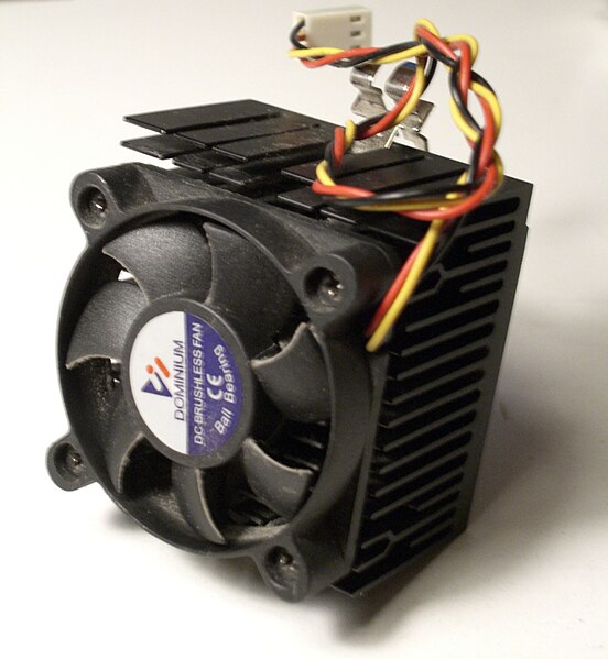 File:Dominium CPU cooler for Socket 370.jpg