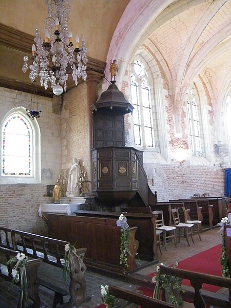 File:Doudelainville, Somme, France, église (16).jpg