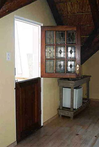 <span class="mw-page-title-main">Dutch door</span> Type of door