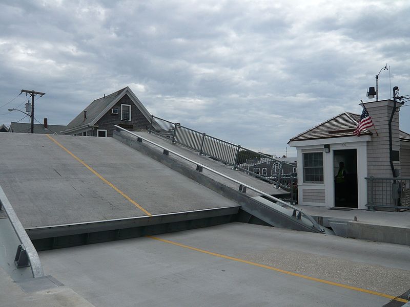 File:Eel Pond Bridge opening - Woods Hole, Massachusetts (2009).jpg