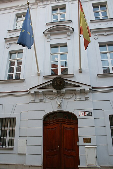 ไฟล์:Embassy_of_Spain,_Bratislava.jpg