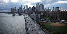 FDR Drive approaching the Brooklyn Bridge, which connects Manhattan and Brooklyn FDR Drive approaching Brooklyn Bridge.jpg