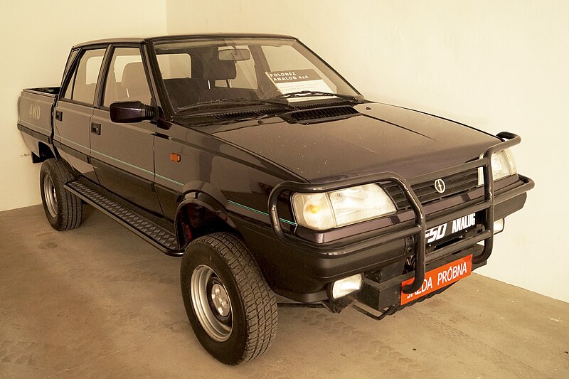 File:FSO Polonez Analog - przód - Chlewiska.jpg