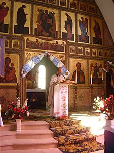 Servicio Divino en la iglesia rusa de Fátima