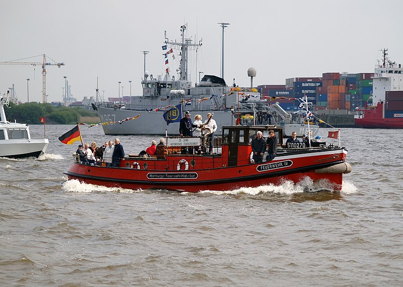 File:Feuerwehr IV (49670813881).jpg