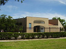 Patricio Flores Neighborhood Library FloresNeighborhoodLibraryHouston.JPG