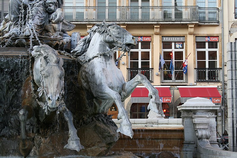 File:Fontaine Bartholdi3.jpg