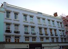 The Hanningtons name survives on the North Street facade. Former Hanningtons Department Store, North Street, Brighton (October 2014) (2-5 North Street Close-up).JPG