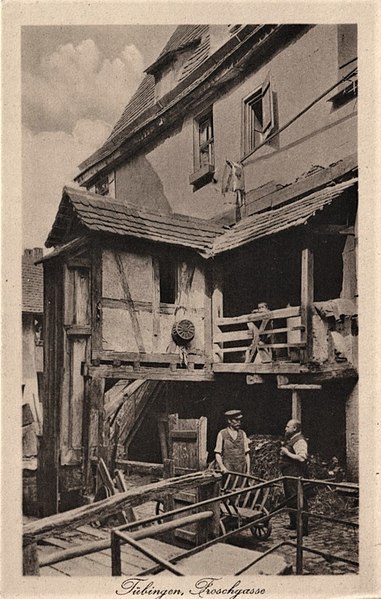 File:Froschgasse (AK 55620 A Weber ca.1922).jpg