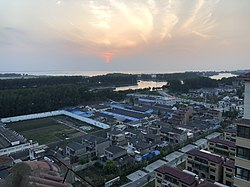 從高郵市西部遠眺京杭運河（近）及高郵湖（遠）