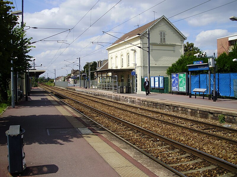 File:Gare de Pierrelaye 03.jpg