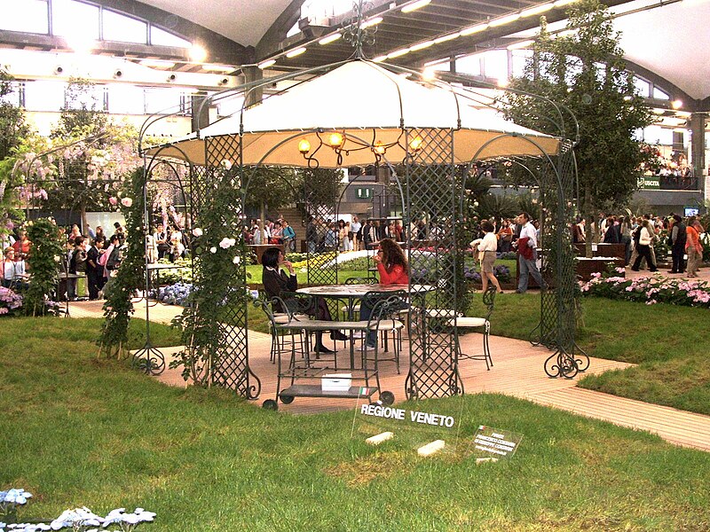 File:Genova-Euroflora-Stand Regione Veneto-DSCF6499.JPG