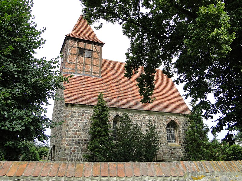 File:Genzkow Kirche 2011-08-03 193.JPG