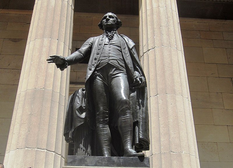 File:George Washington in Überlebensgröße vor der Federal Hall - panoramio.jpg