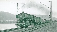 50 2602 mit Güterzug auf der linken Rheinstrecke (1961)