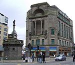 Glasgow Mercat Cross and Mercat Building.jpg