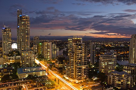 Tập_tin:Gold-Coast-Skyline-at-Night.jpg