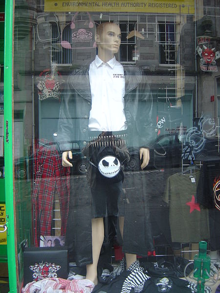 File:Goth Edinburgh dsc06794.jpg