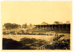 Grant Field and the east stands (note houses in background, along Techwood Drive, also visible in other early photos), c. 1912-13 Grant Field.gif