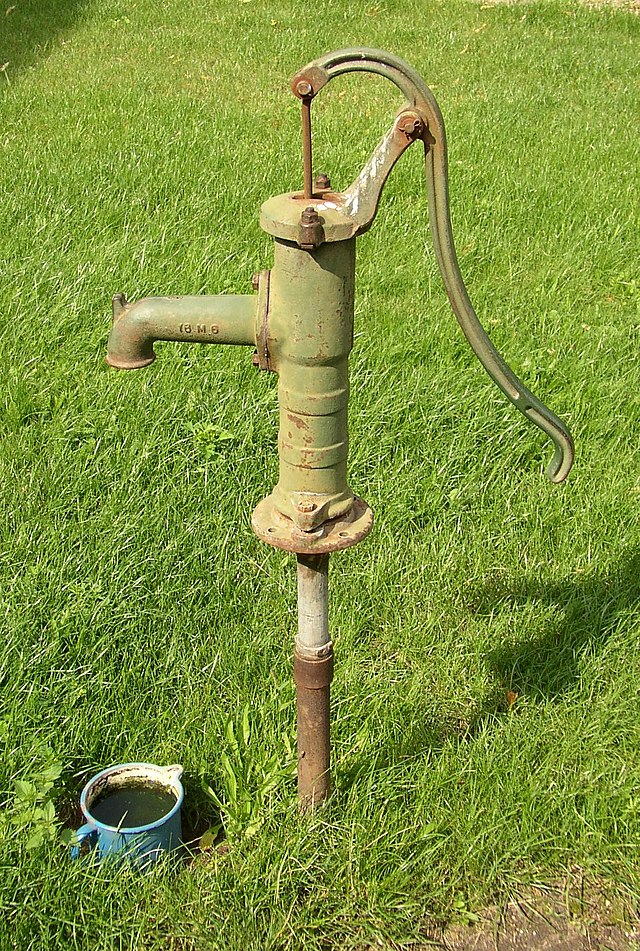 Brunnen Hand Pumpe Wasser Pumpe Versorgung Pitcher im Kanton Zug