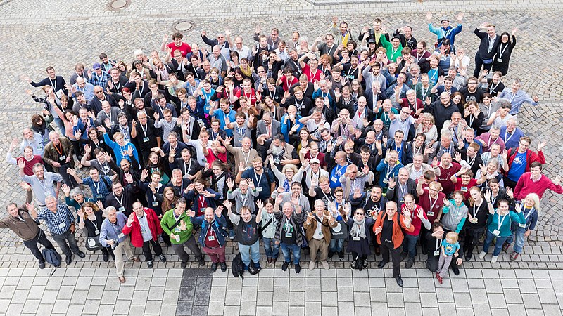 File:Gruppenfoto WikiCon2017 IMG 9159 LR10 by Stepro.jpg