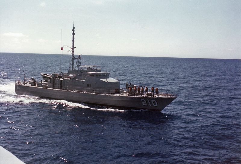 File:HMAS Cessnock.jpg