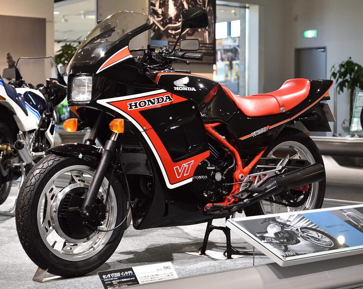 VT250F インテグラ　フロントカウル下側