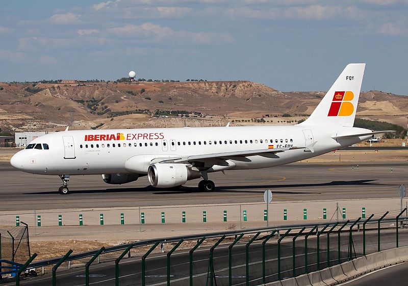 File:Iberia Express Airbus A320-211 EC-FQY.jpg