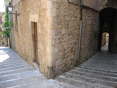 Català: Carrer Manuel Cundaro English: Street of the Jewry Français : Rue Manuel Cundaro Italiano: Via Manuel Cundaro, fa angolo con un'altra strada del Quartiere ebraico.