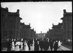 Inauguration des nouveaux bâtiments de la Pitié-Salpêtrière le 19 mars 1913.