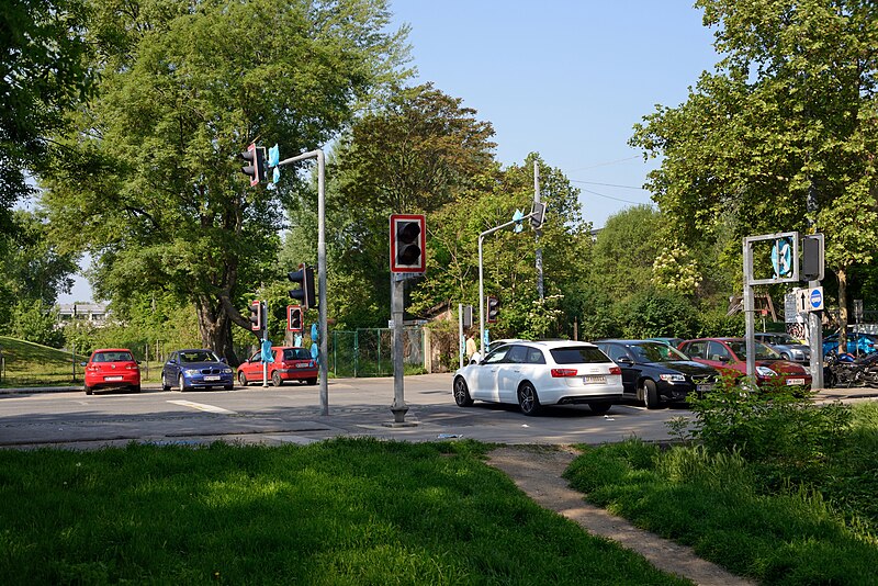 File:Innstraße EK km 2.045.jpg