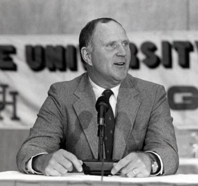 Jack Pardee as head coach of the Houston Cougars