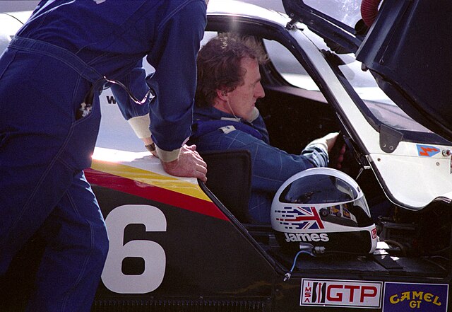 Weaver in a Porsche 962 at the 1990 IMSA Del Mar Grand Prix
