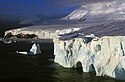 Kysten av Peter I-øya i Bellingshausen-havet 1994.jpg