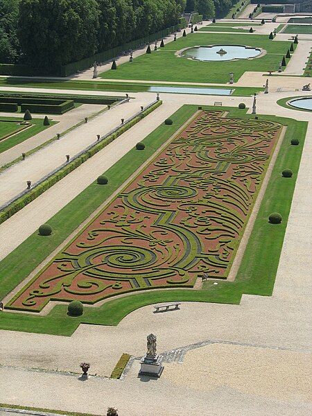 File:Kasteel van Vaux-le-Vicomte - Maincy 05.jpg